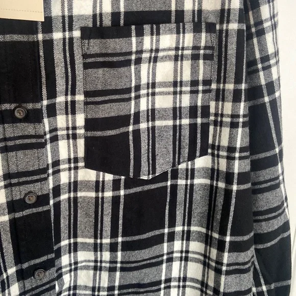 Universal Thread Black and White Plaid Shirt - Picture 4 of 8